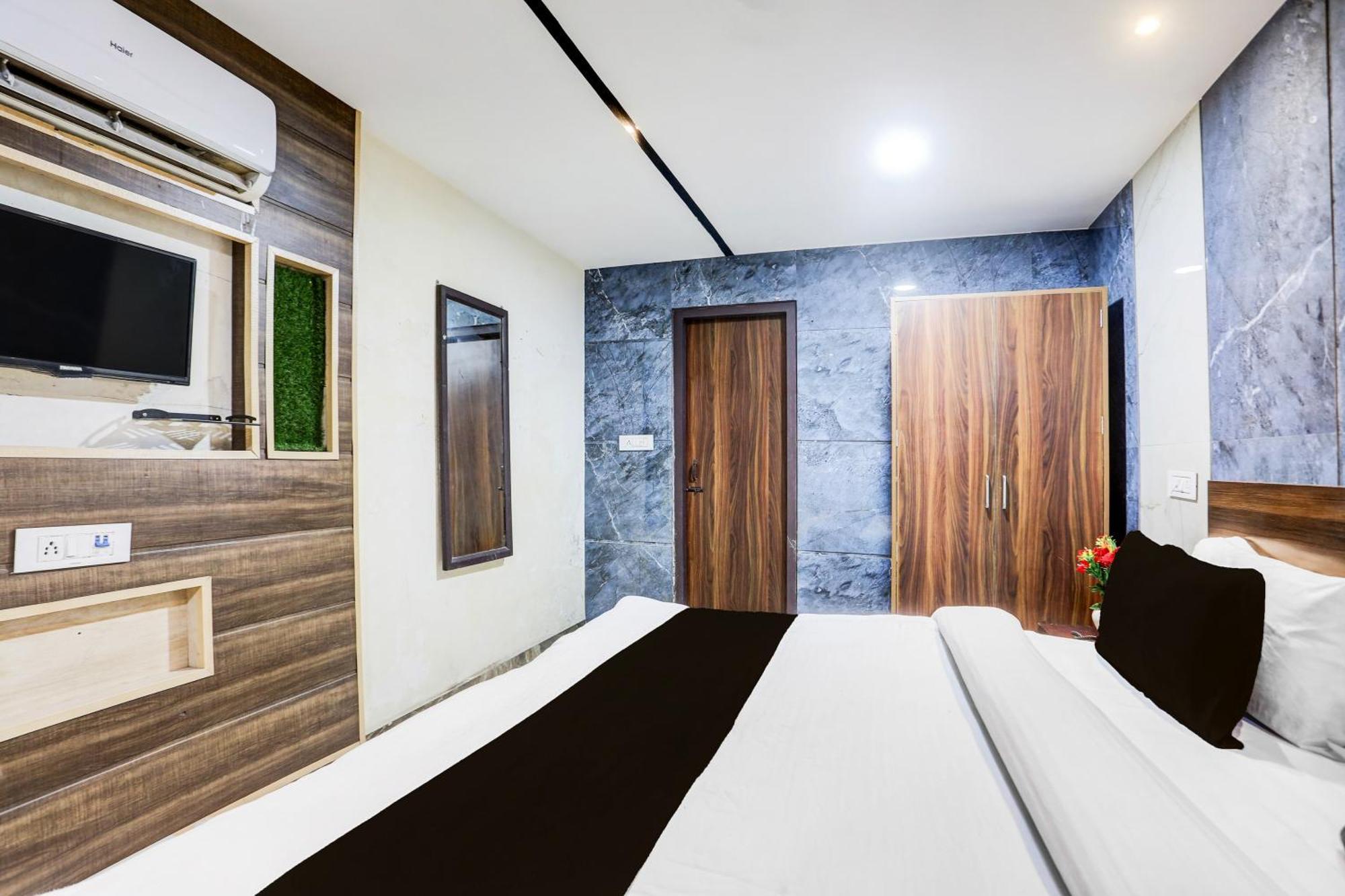 Super Townhouse Haibowal Chowk Ludhiana Exterior foto