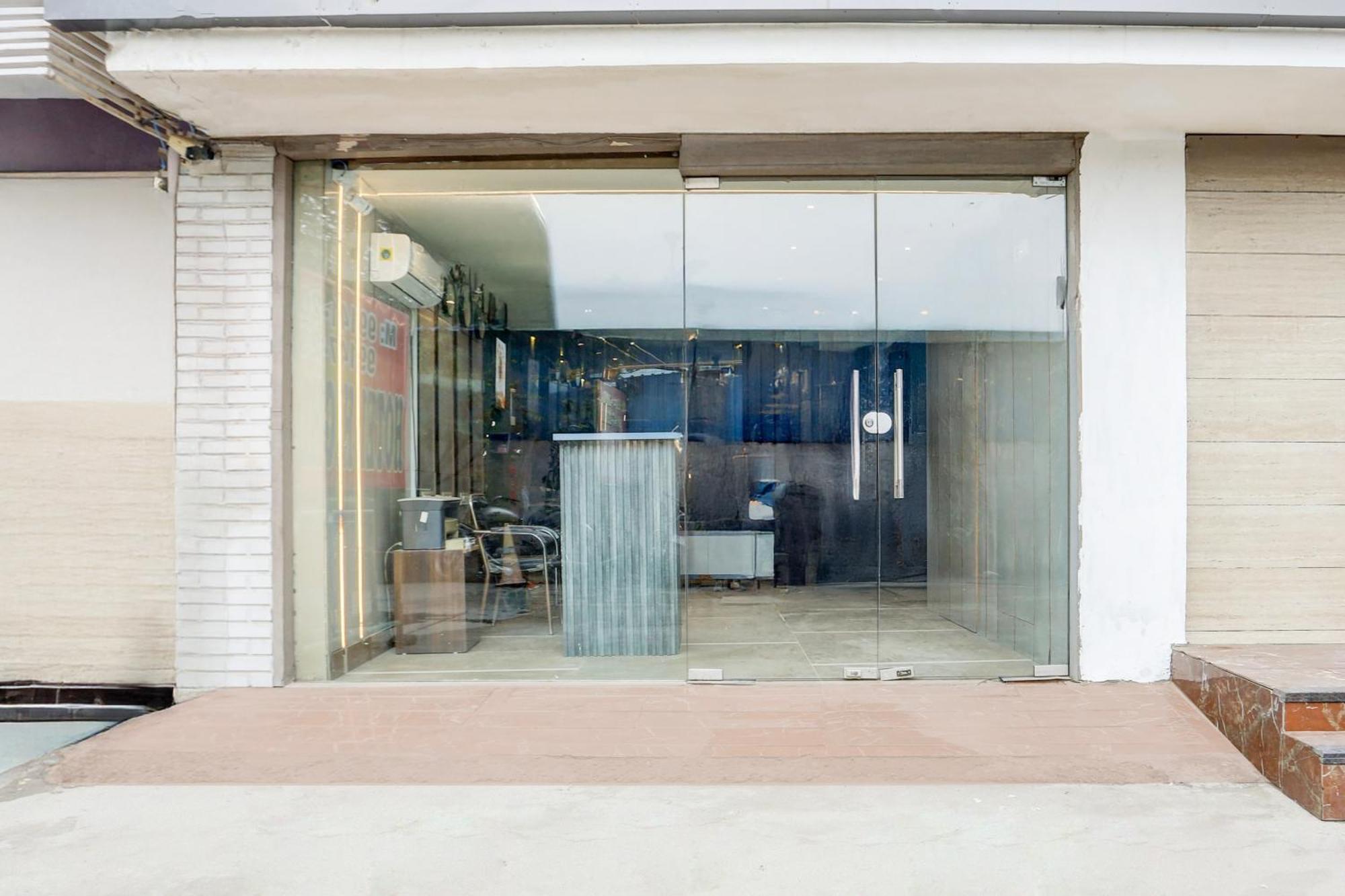 Super Townhouse Haibowal Chowk Ludhiana Exterior foto