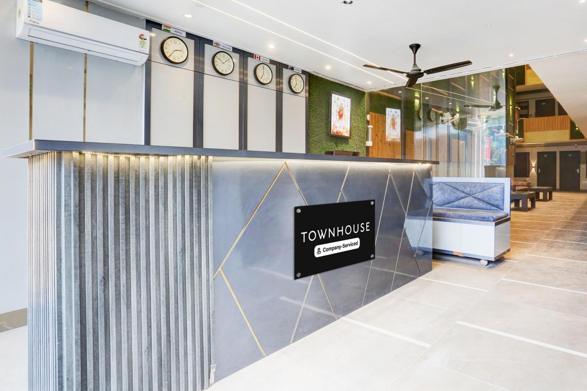 Super Townhouse Haibowal Chowk Ludhiana Exterior foto